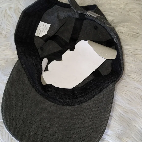 Artic Buffalo Cap - Picture 3 of 4